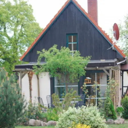 بيت للعطل Haus In *